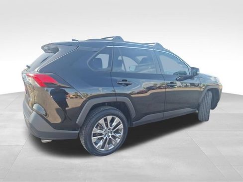Used 2019 Toyota RAV4 XLE Premium w/ Advanced Technology Package FWD image 7