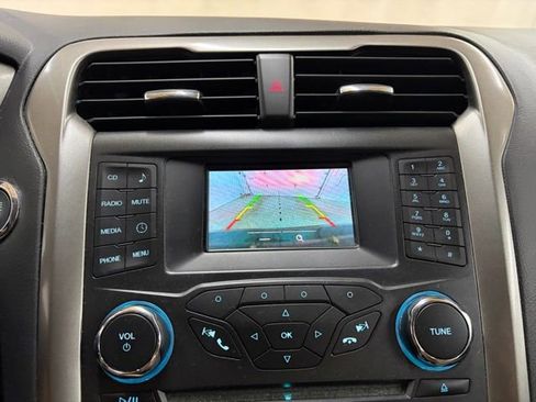 Used 2018 Ford Fusion S image 38