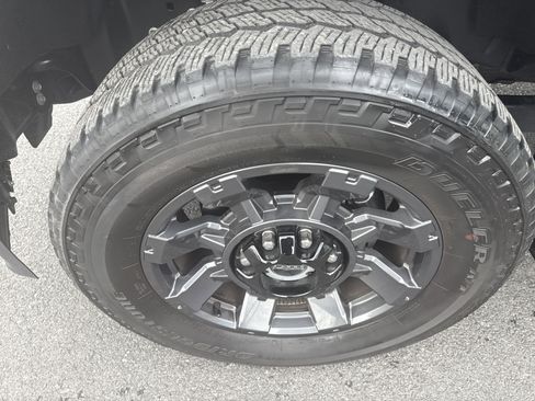 Used 2024 Ford F250 Lariat w/ Sport Appearance Package AWD/4WD image 11