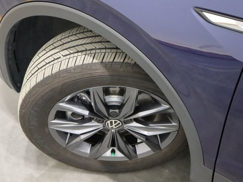 Used 2022 Volkswagen Tiguan SE image 34