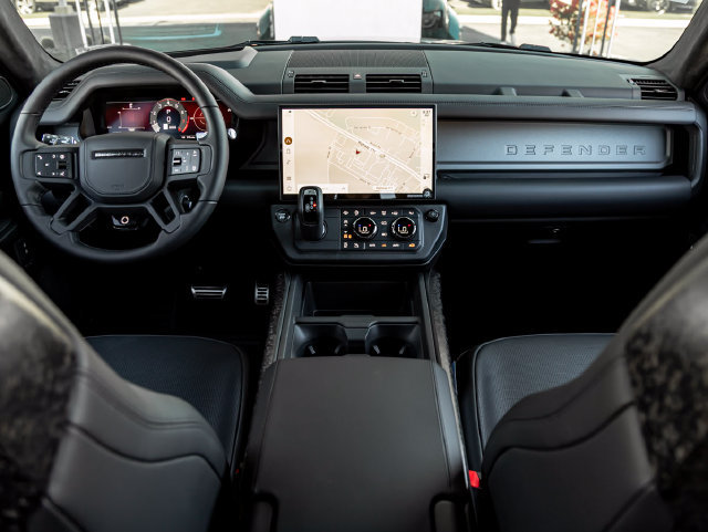 New 2026 Land Rover Defender 110 OCTA AWD/4WD image 19