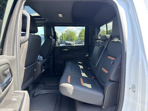 Used 2025 GMC Sierra 2500 AT4 w/ AT4 Premium Plus Package AWD/4WD image 32