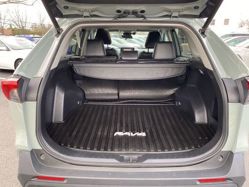 Used 2020 Toyota RAV4 XLE Premium image 16