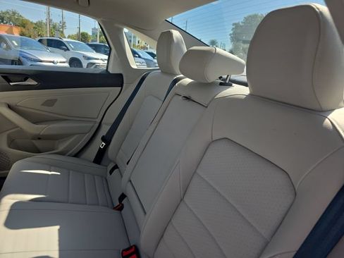 Used 2024 Volkswagen Jetta SE FWD image 12