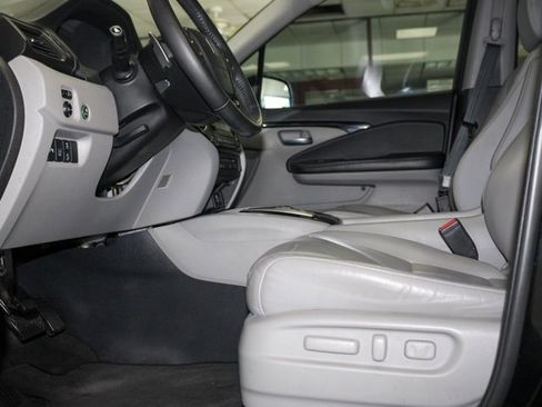 Used 2018 Honda Pilot Touring image 10