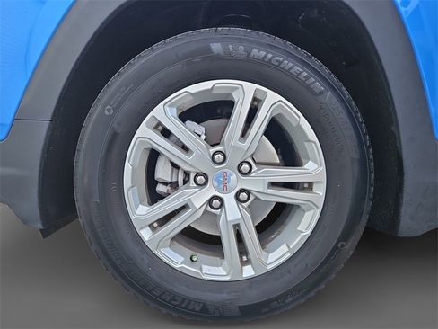 Used 2024 GMC Terrain SLE w/ Driver Convenience Package image 15