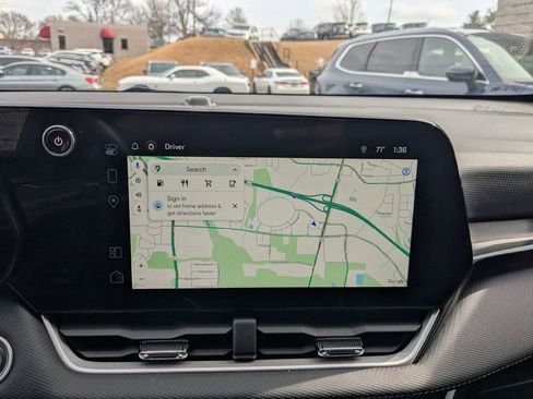 Used 2025 Chevrolet Equinox LT image 17