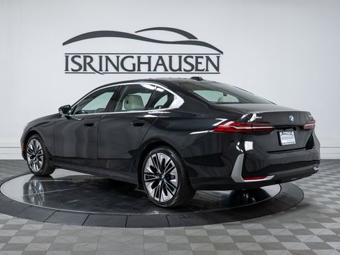 Used 2026 BMW 530i xDrive w/ Premium Package AWD/4WD image 7