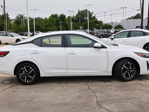 Used 2025 Nissan Sentra SV FWD image 21