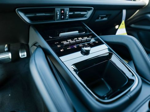 New 2026 Porsche Cayenne GTS image 20