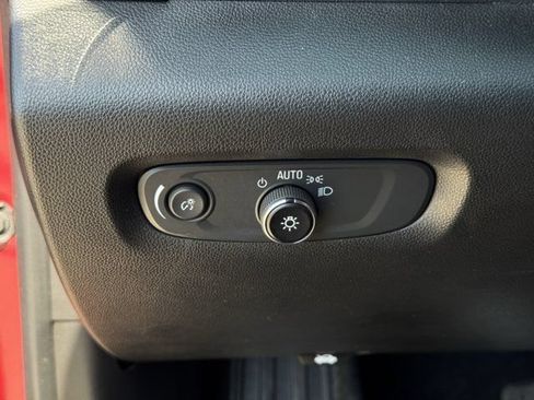 Used 2023 Chevrolet Traverse RS FWD image 26