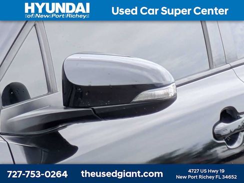 Used 2020 Toyota C-HR XLE FWD image 11