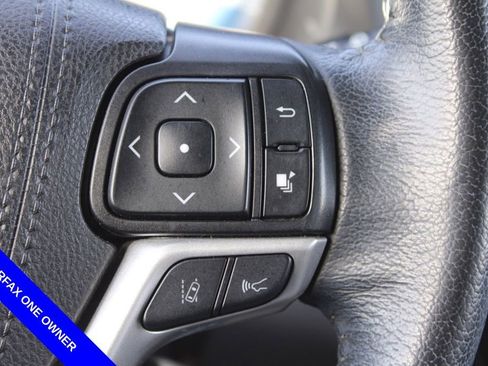 Used 2020 Toyota Sienna XLE w/ XLE Navigation Package image 35