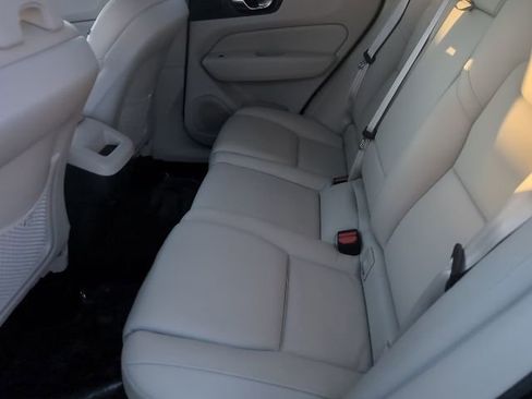 Used 2023 Volvo XC60 B5 Plus image 47