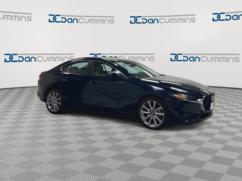 Used 2023 MAZDA MAZDA3 s FWD image 2
