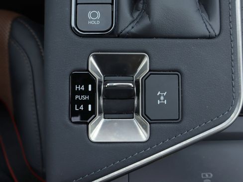 Used 2025 Lexus GX 550 GX 550 Premium+ w/ Accessory Package (Z1) image 23