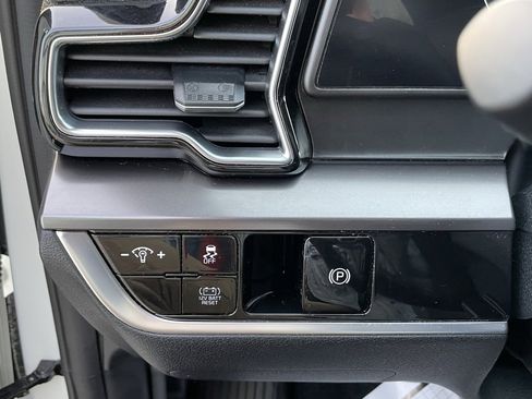 Used 2023 Kia Sportage EX image 12