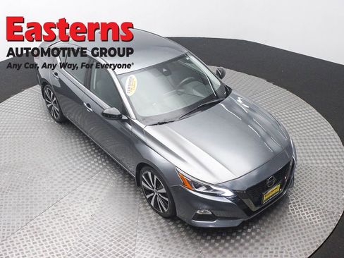 Used 2020 Nissan Altima 2.5 SR FWD image 3