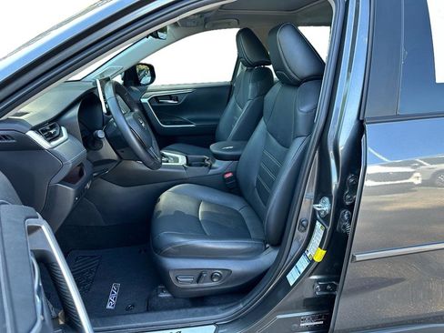 Used 2021 Toyota RAV4 Limited AWD/4WD image 8