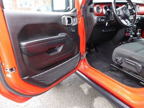 Used 2021 Jeep Wrangler Unlimited Rubicon AWD/4WD image 18