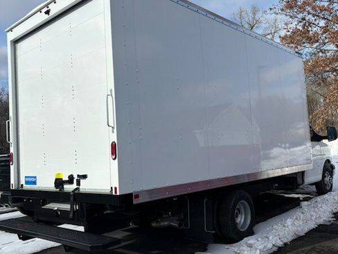 New 2025 GMC Savana 3500 Extended w/ Power Convenience Package RWD image 26