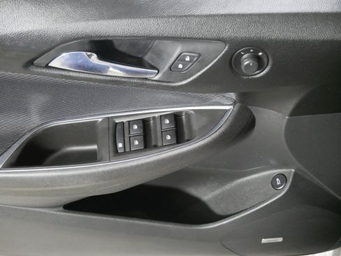 Used 2017 Chevrolet Cruze LT w/ Sun And Sound Package FWD image 19