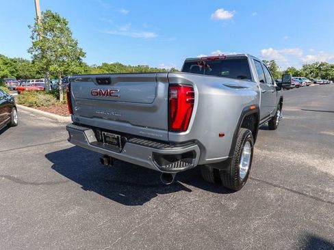 Used 2025 GMC Sierra 3500 Denali w/ Denali Reserve Package AWD/4WD image 9