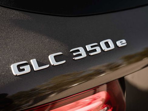 Used 2018 Mercedes-Benz GLC 350e 4MATIC image 8