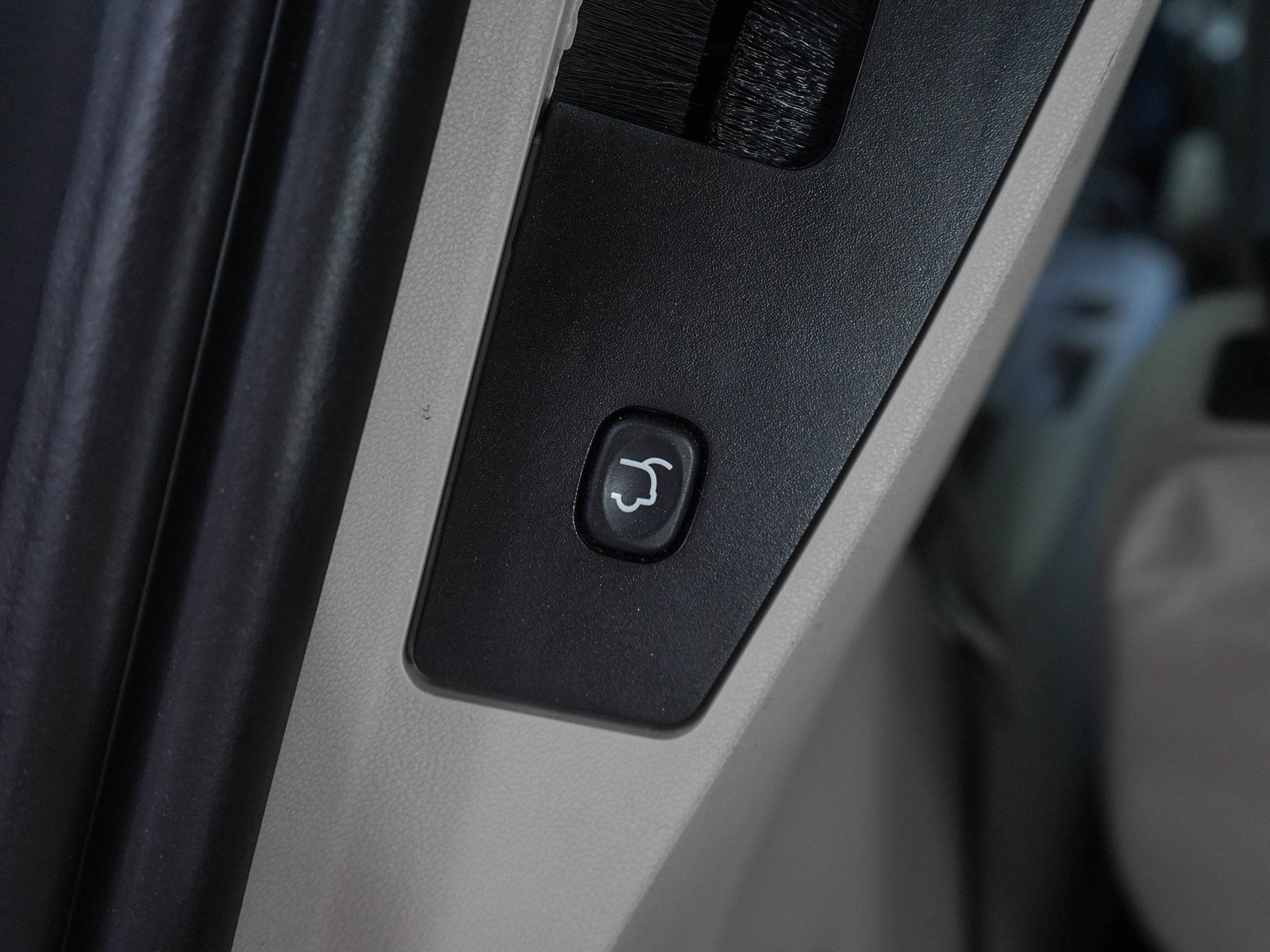 Used 2016 Chrysler Town & Country Touring-L w/ Driver Convenience Group FWD image 20
