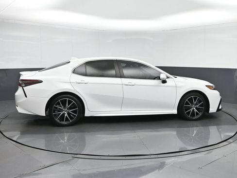 Used 2023 Toyota Camry SE FWD image 8