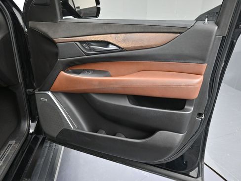 Used 2017 Cadillac Escalade Premium Luxury RWD image 21