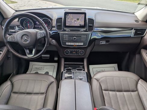 Used 2019 Mercedes-Benz GLE 400 4MATIC image 16