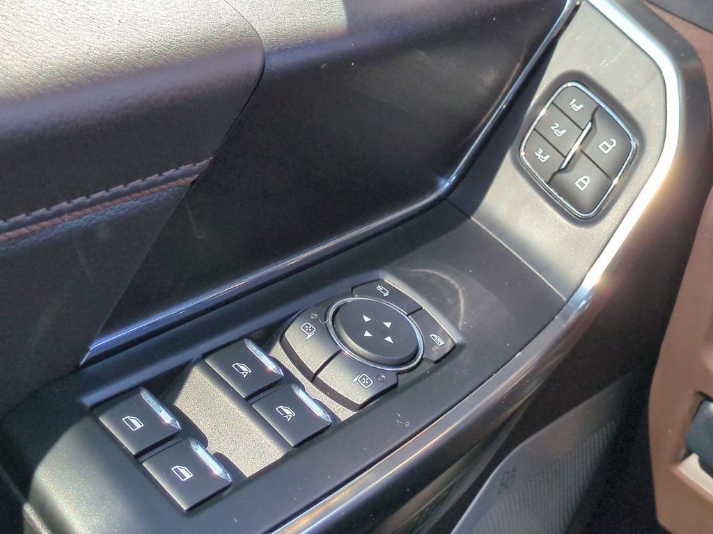 Used 2025 Ford F150 King Ranch w/ FX4 Off-Road Package AWD/4WD image 29