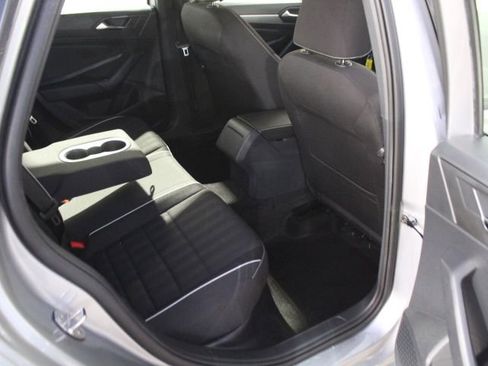 Used 2023 Volkswagen Jetta Sport image 32