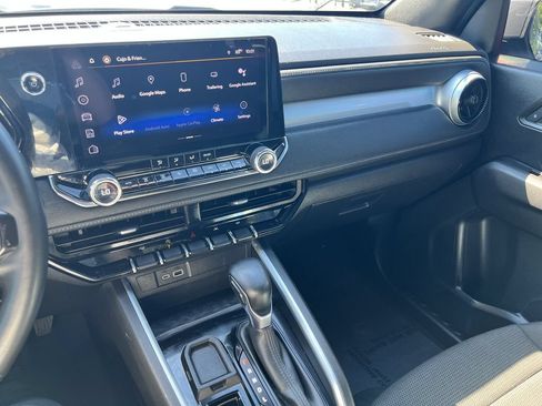 Used 2023 Chevrolet Colorado LT w/ LT Convenience Package RWD image 13