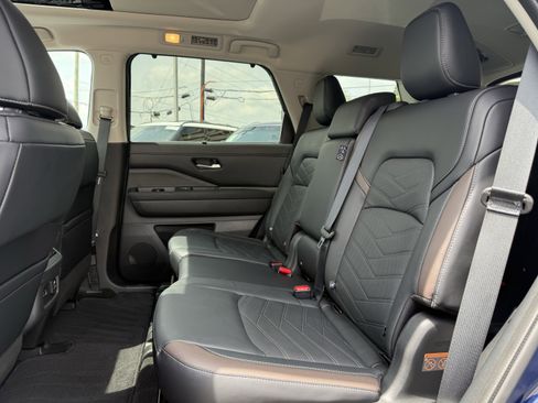 Used 2024 Nissan Pathfinder Platinum w/ Cargo Package FWD image 16