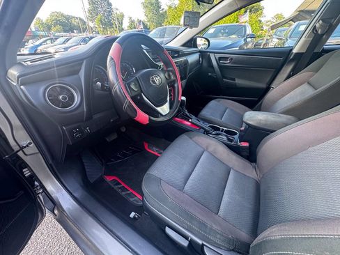 Used 2018 Toyota Corolla LE FWD image 14