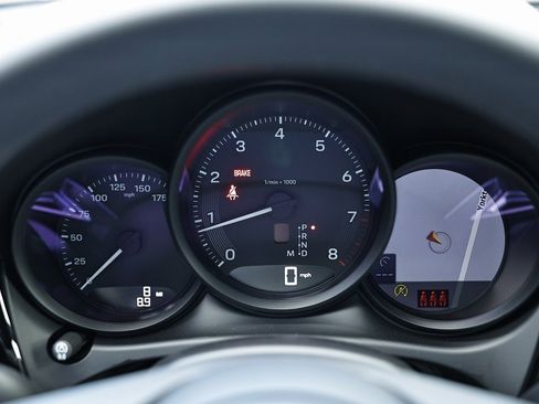 New 2026 Porsche Macan image 36