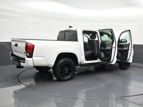 Used 2022 Toyota Tacoma SR5 RWD image 31