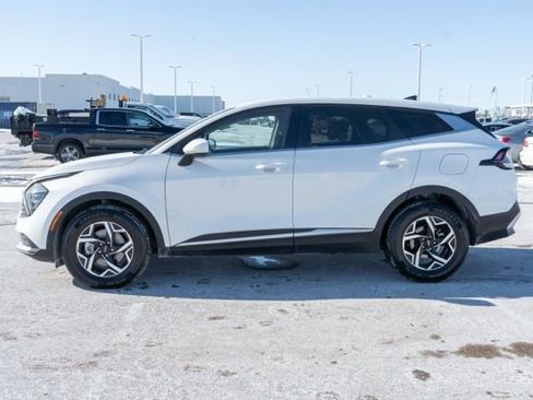 Used 2024 Kia Sportage LX FWD image 4
