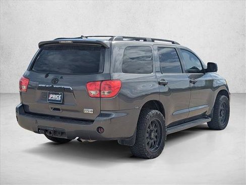 Used 2015 Toyota Sequoia Platinum RWD image 5