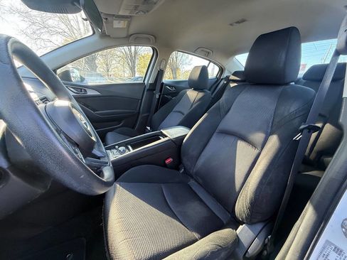 Used 2018 MAZDA MAZDA3 Sport image 14