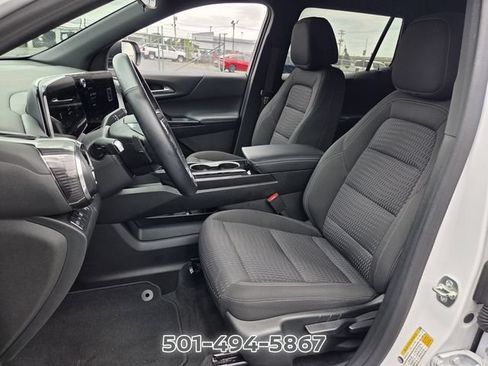 Used 2025 Chevrolet Equinox LT FWD image 9