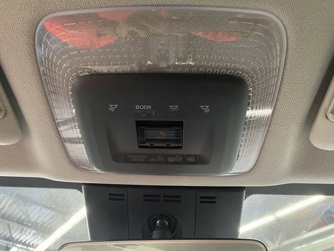 Used 2025 Toyota Prius LE image 35