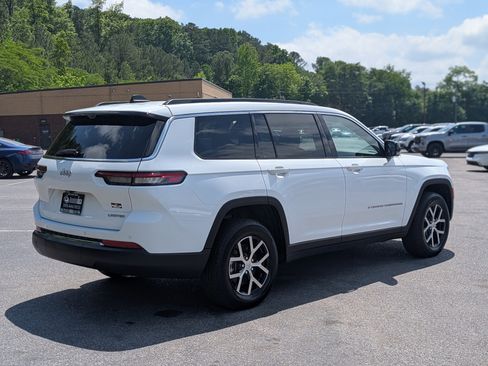 Used 2024 Jeep Grand Cherokee L Limited w/ Luxury Tech Group II RWD image 9