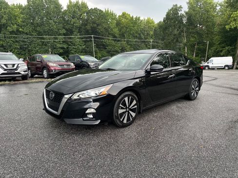 Used 2019 Nissan Altima 2.5 SL FWD image 2