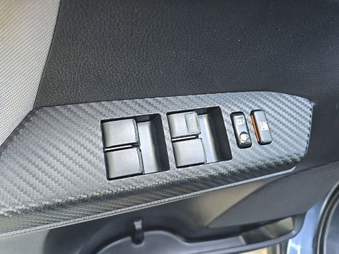 Used 2014 Toyota RAV4 LE AWD/4WD image 17