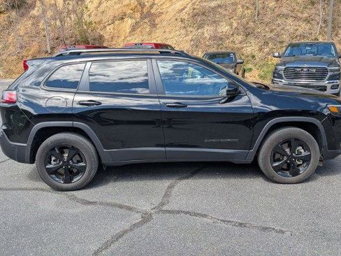 Used 2023 Jeep Cherokee Altitude Lux image 2