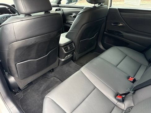 Used 2023 Lexus ES 350 w/ Premium Package FWD image 16