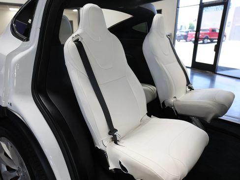 Used 2016 Tesla Model X Performance AWD/4WD image 43